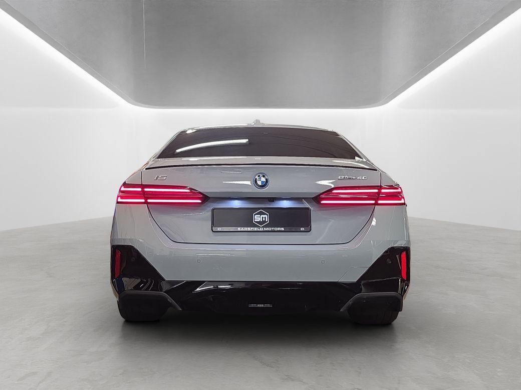 2024 BMW i5