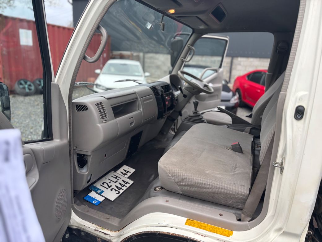 2012 Hino 300