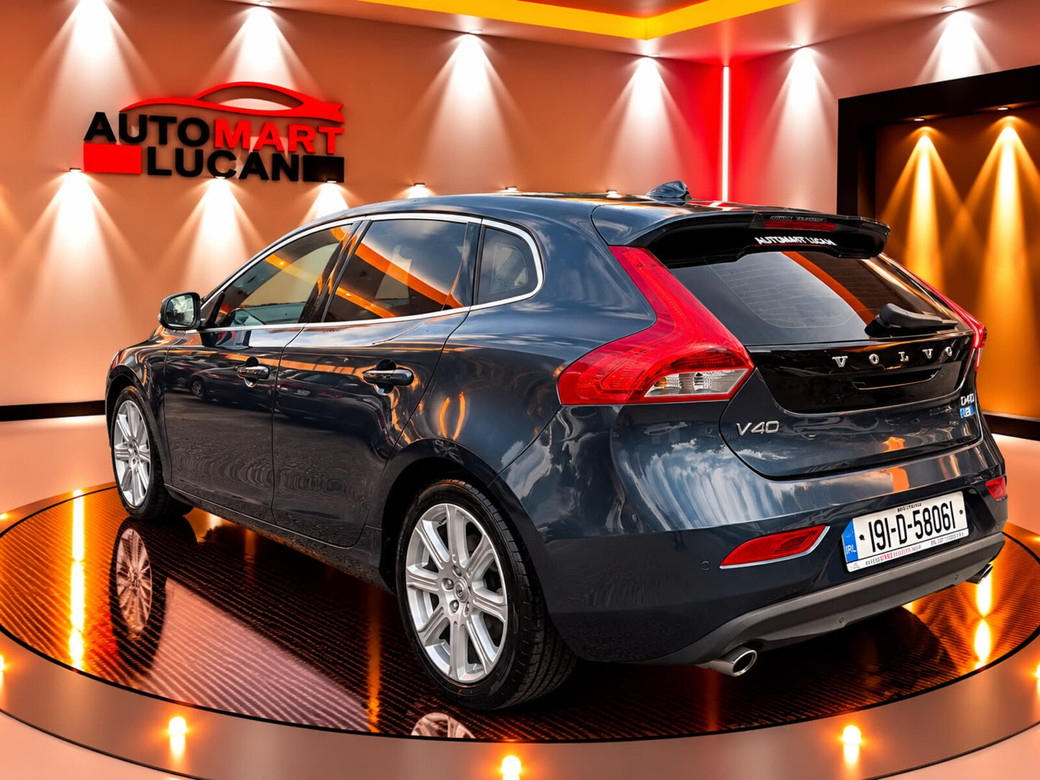 2019 Volvo V40