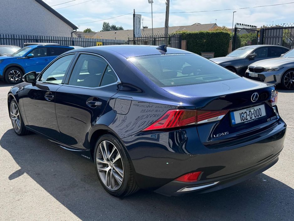 2018 Lexus IS 300h