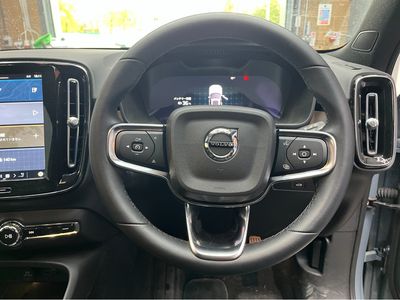 2022 Volvo XC40