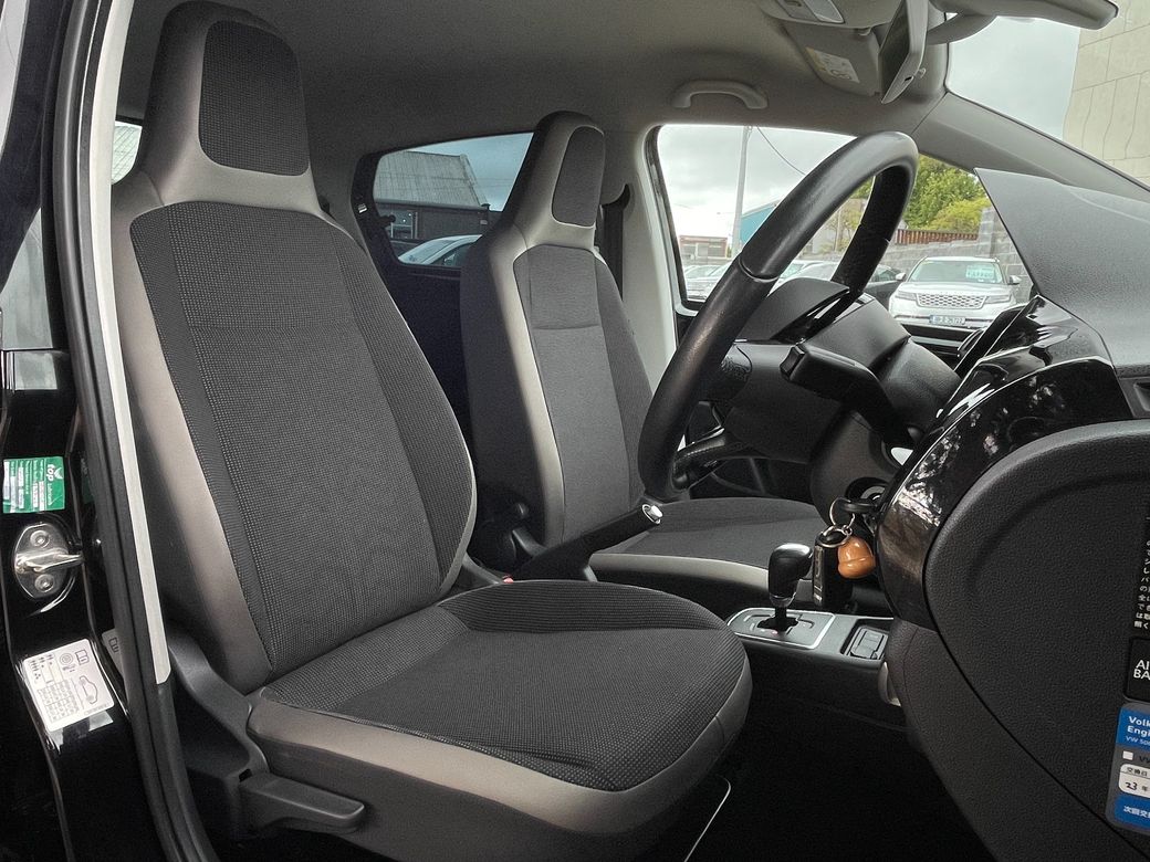 2016 Volkswagen up!