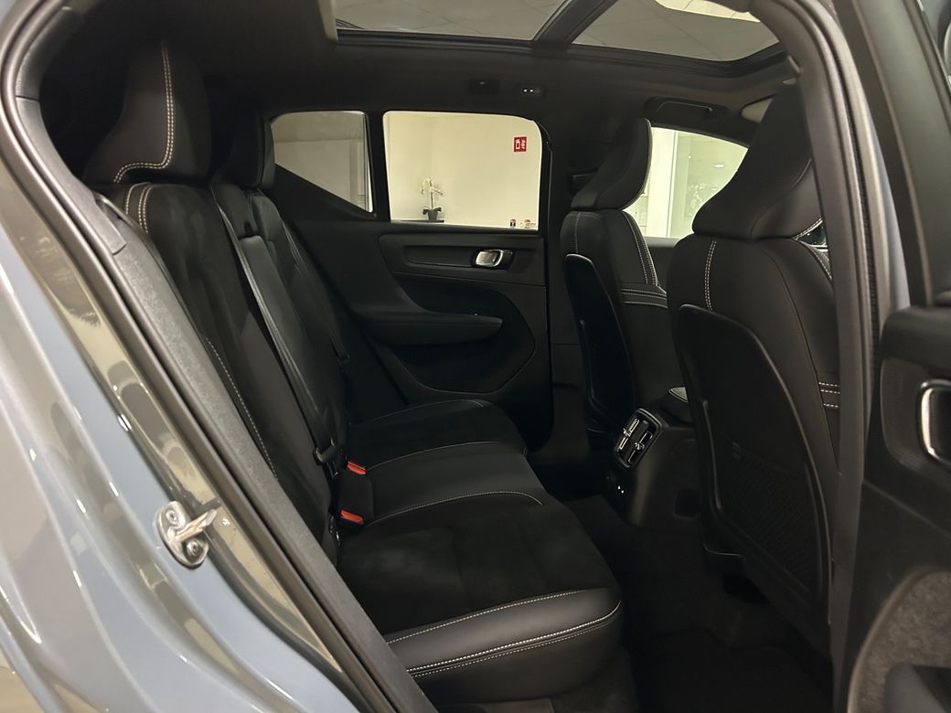 2023 Volvo XC40