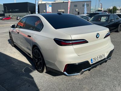 2025 BMW i7