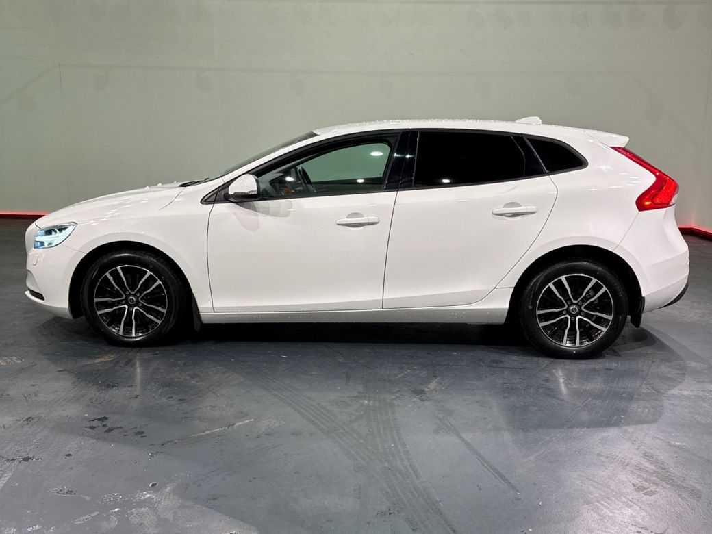 2018 Volvo V40