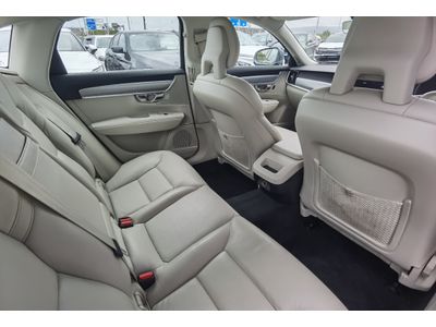 2017 Volvo S90