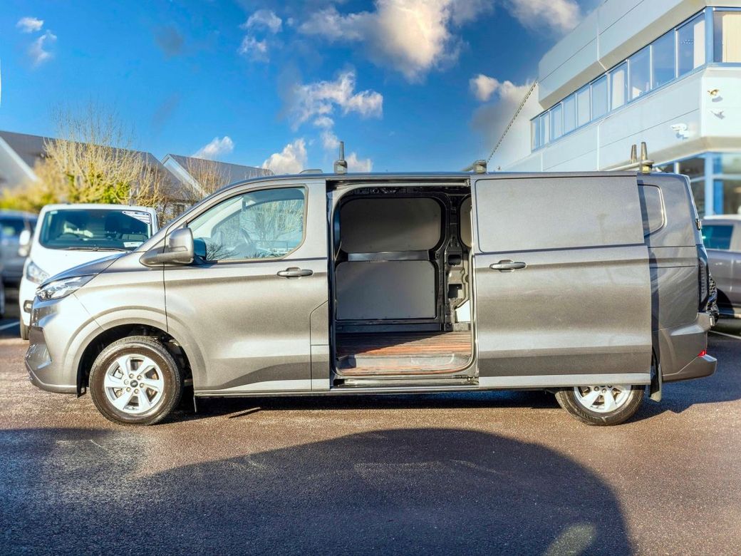 2024 Ford Transit Custom