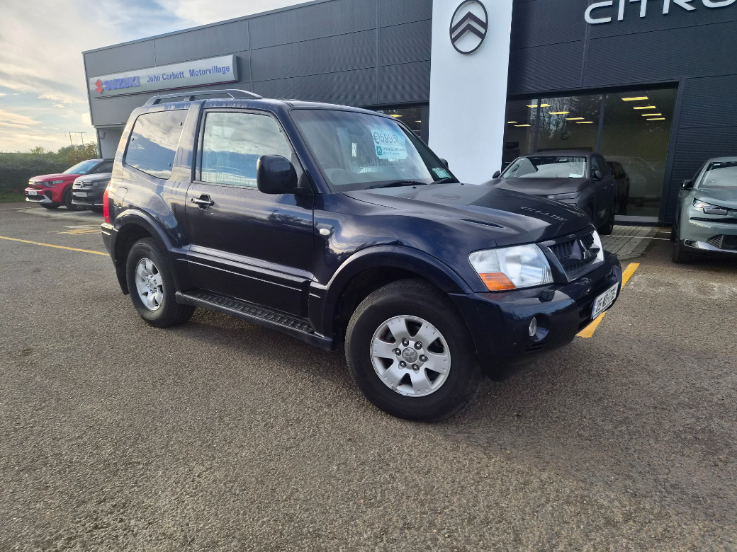2005 Mitsubishi Pajero