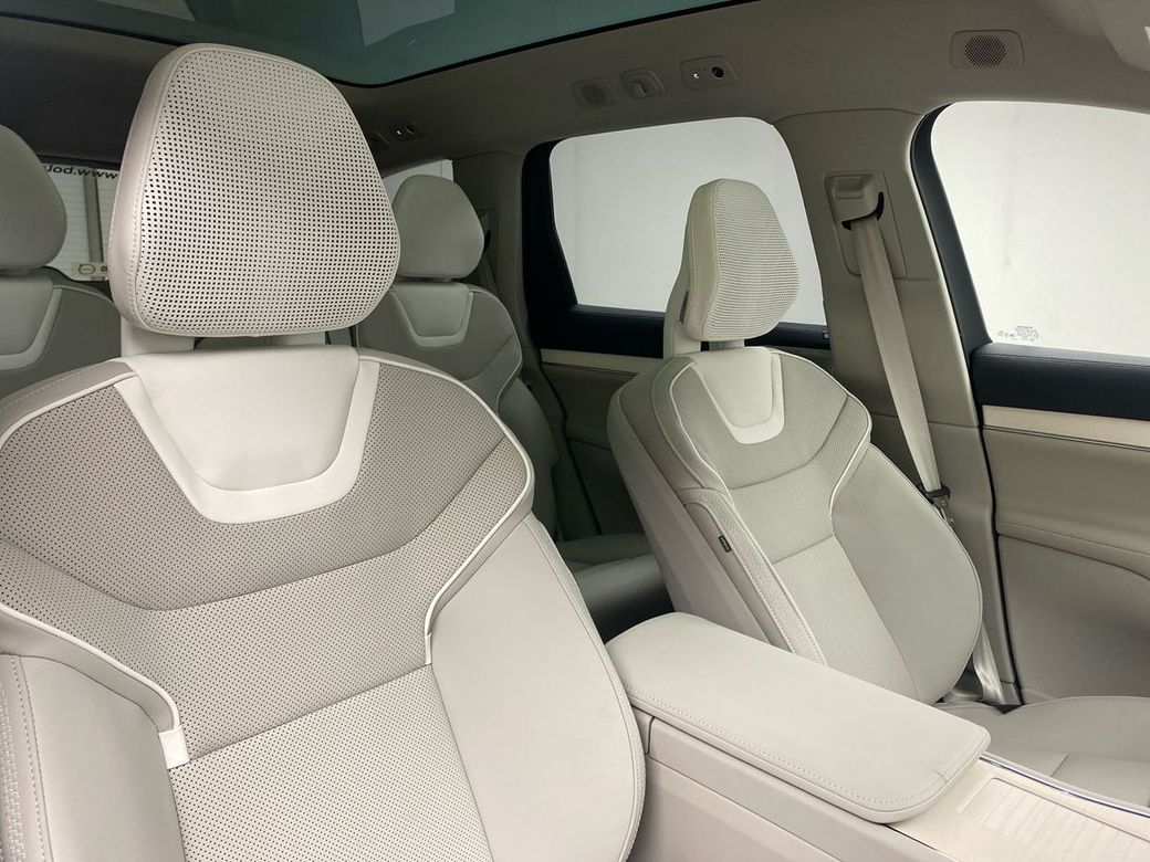 2027 Volvo EX90