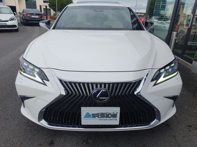 2019 Lexus ES 300h