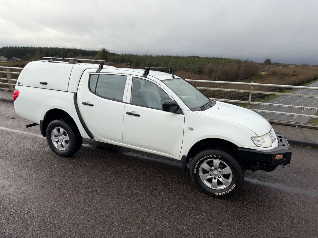 2015 Mitsubishi L200