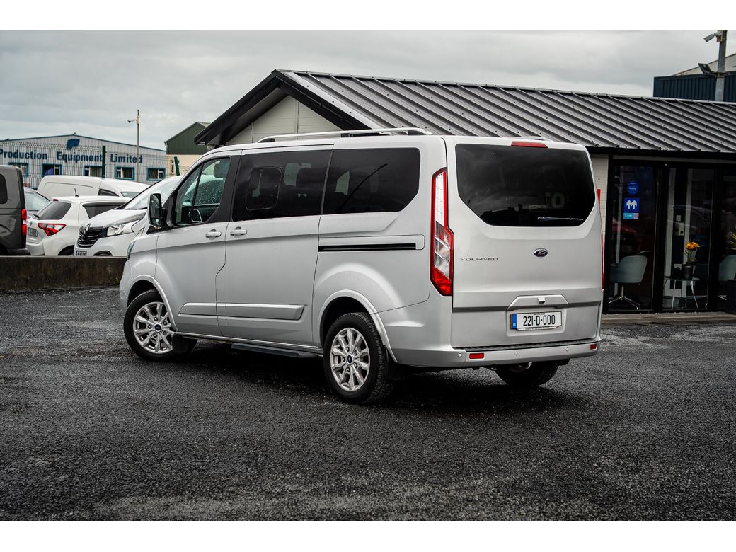2022 Ford Tourneo