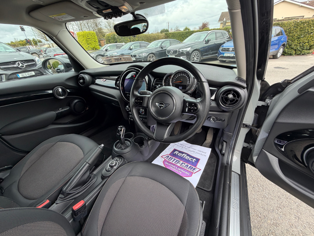 2022 Mini Hatch
