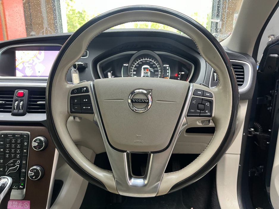 2019 Volvo V40