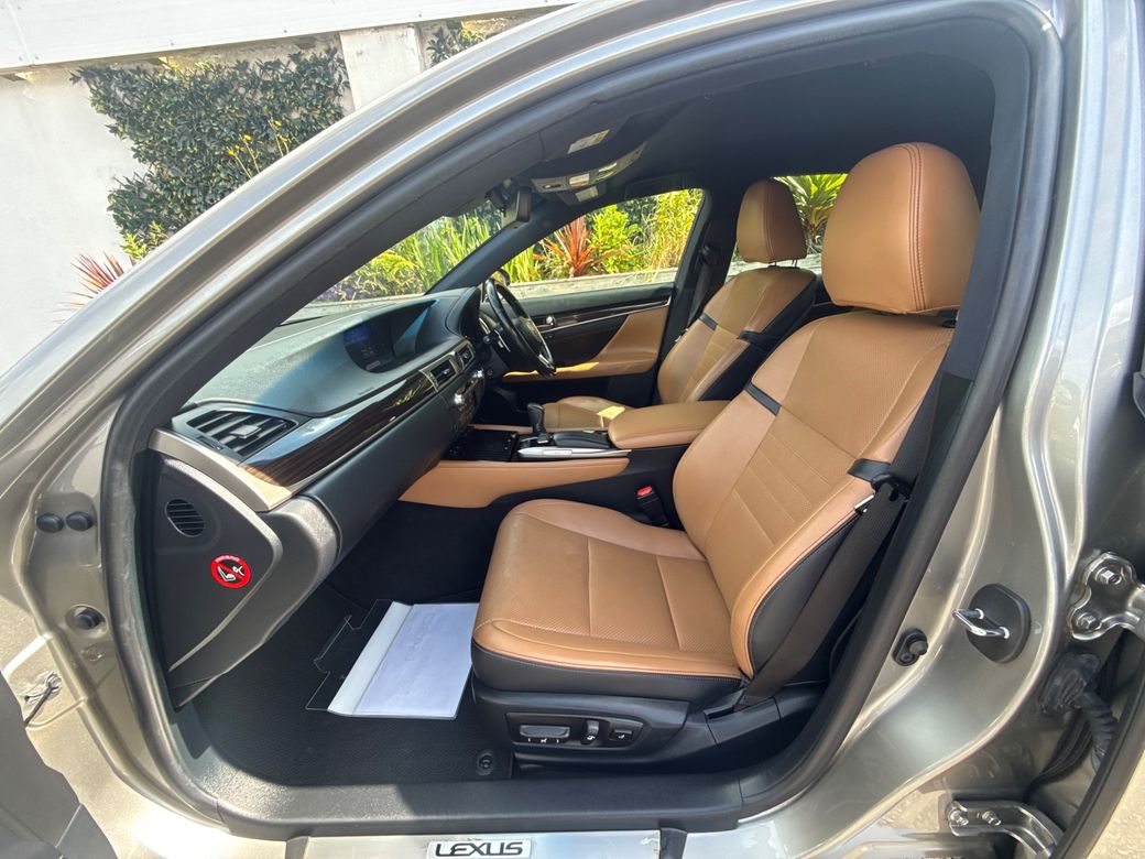 2017 Lexus GS 300H
