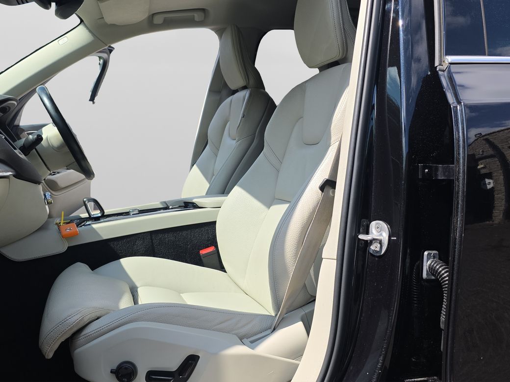 2023 Volvo XC90