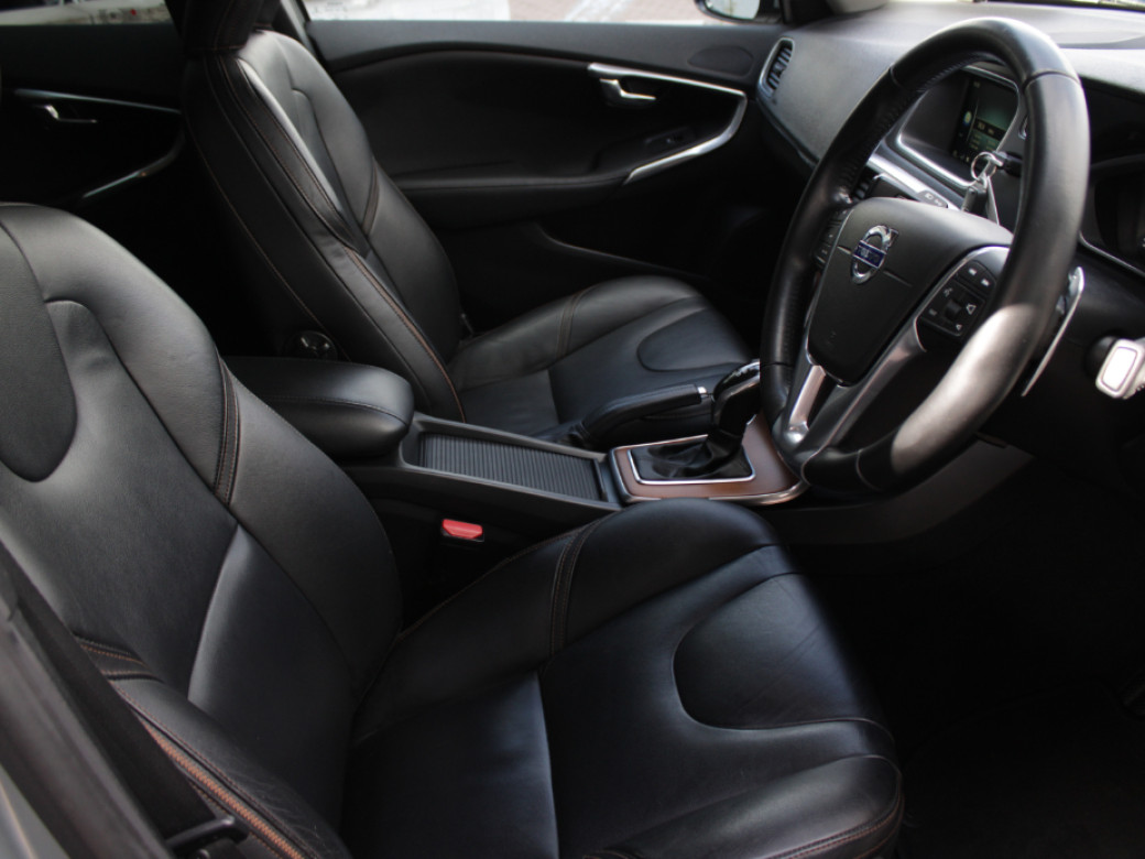 2015 Volvo V40