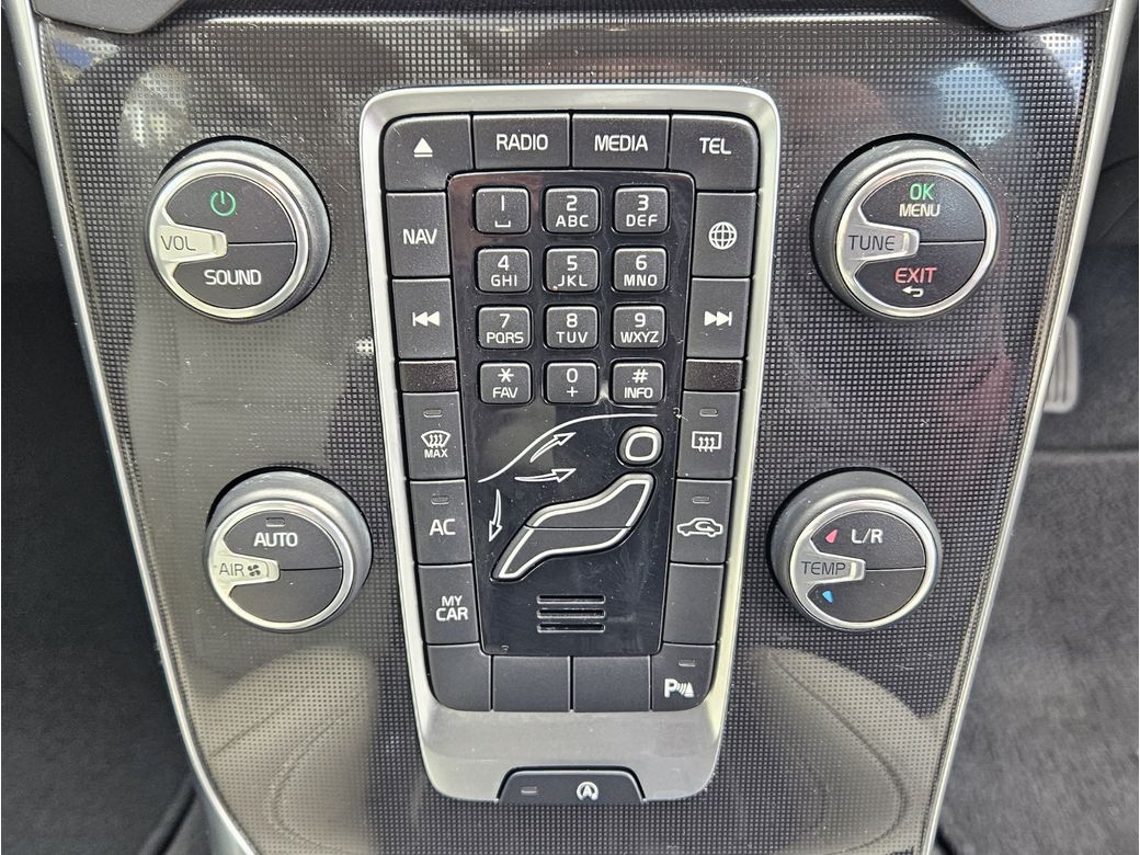 2017 Volvo V40