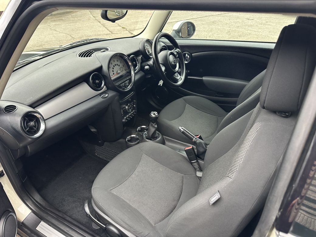 2012 Mini Hatch