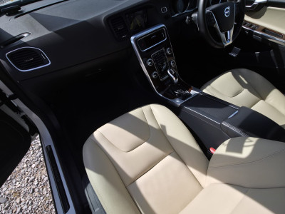 2018 Volvo V60 Cross Country