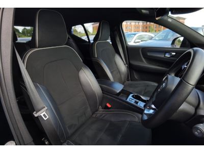 2022 Volvo XC40