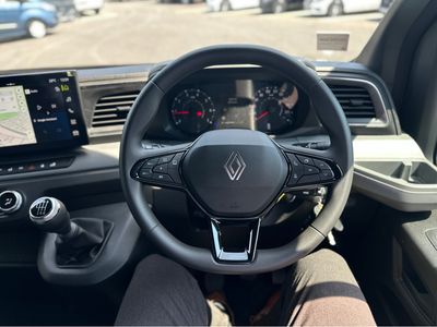 2025 Renault Master