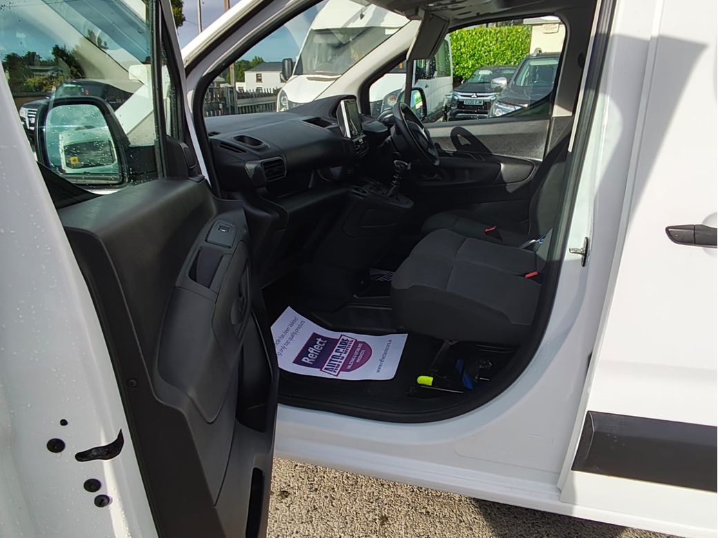 2023 Peugeot Partner