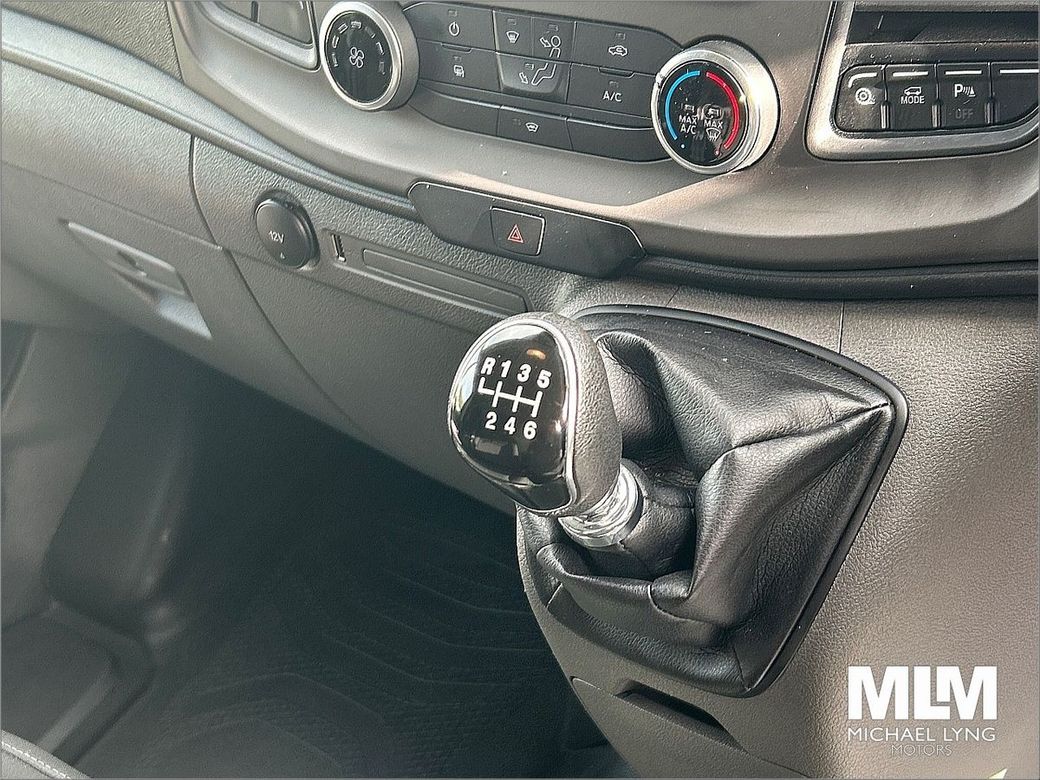 2024 Ford Transit Custom