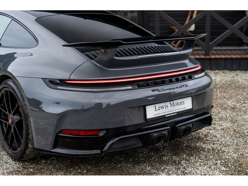 2025 Porsche 911