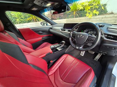 2021 Lexus ES 300h