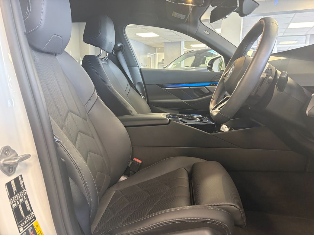 2025 BMW 530