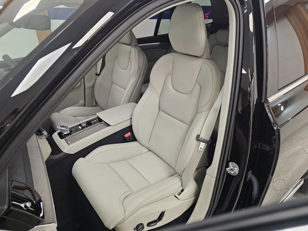 2025 Volvo XC90