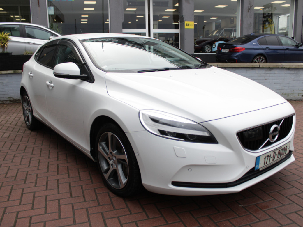2017 Volvo V40