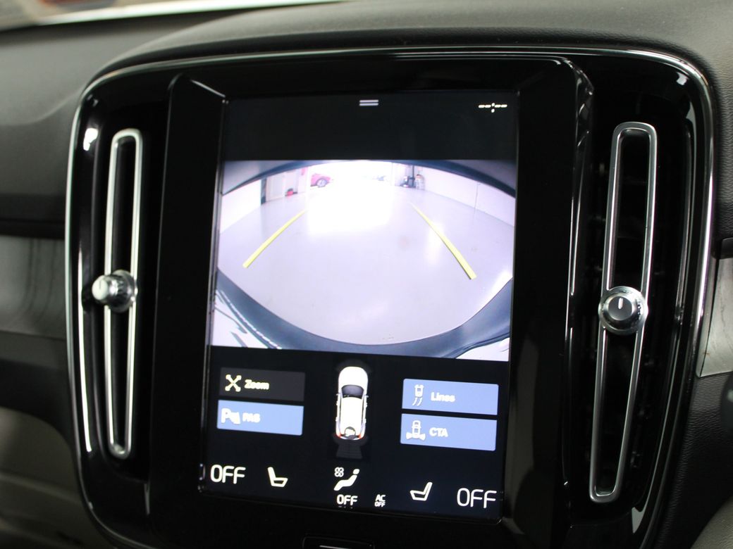 2020 Volvo XC40