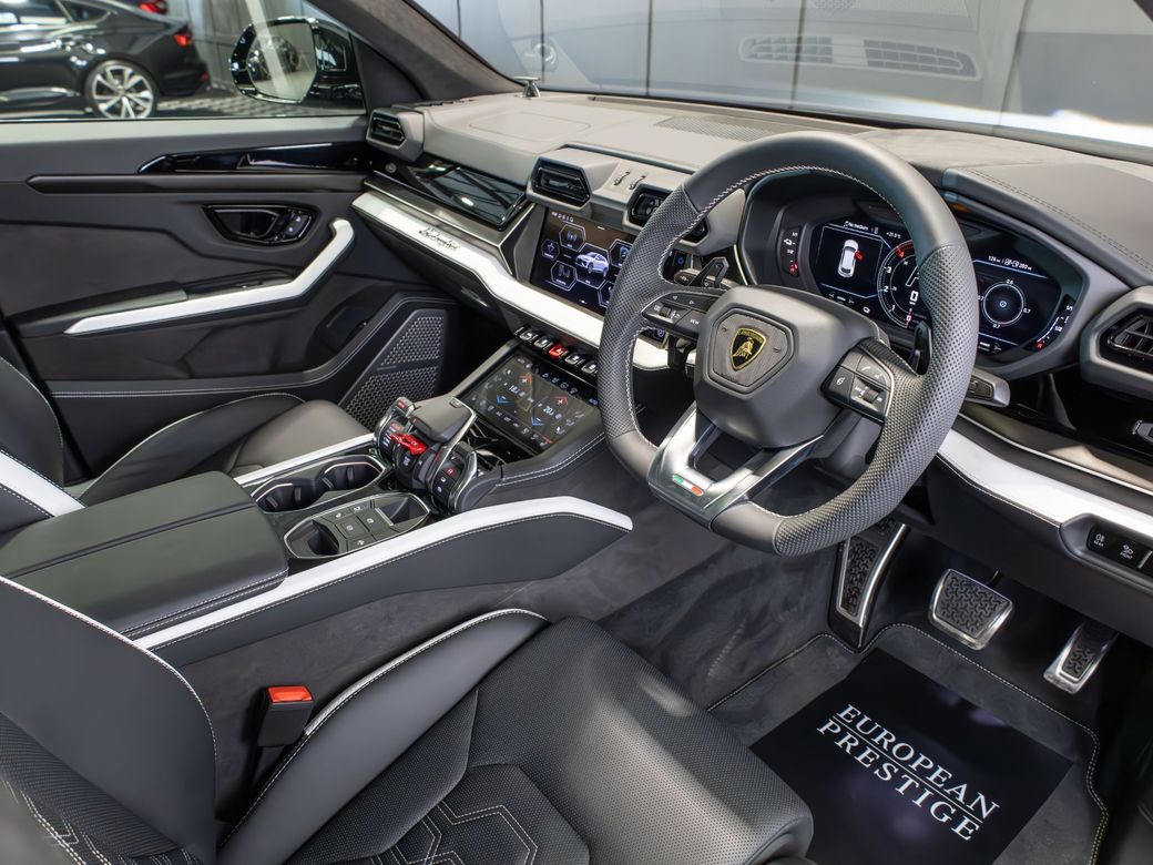 2025 Lamborghini Urus