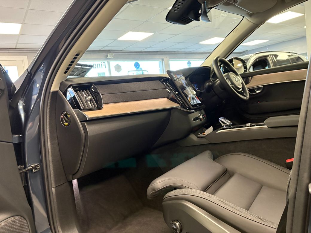 2025 Volvo XC90