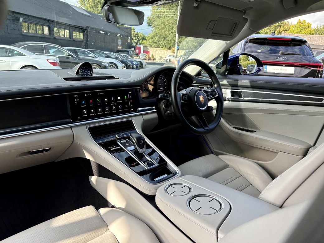 2022 Porsche Panamera