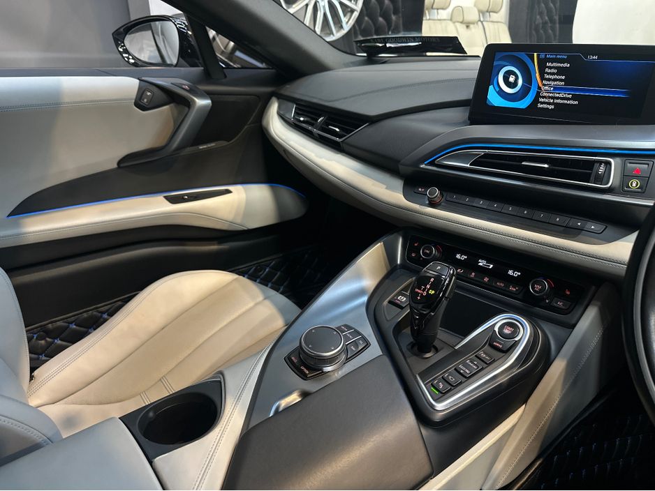 2018 BMW i8