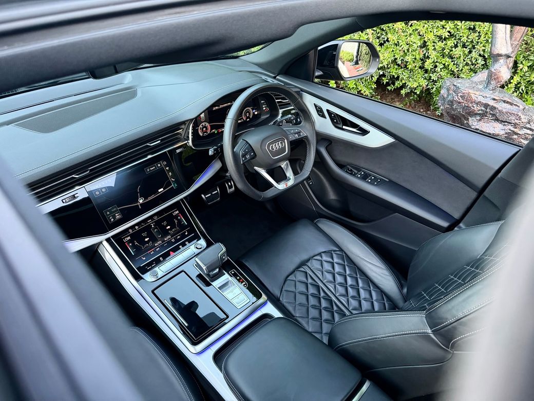 2023 Audi Q8