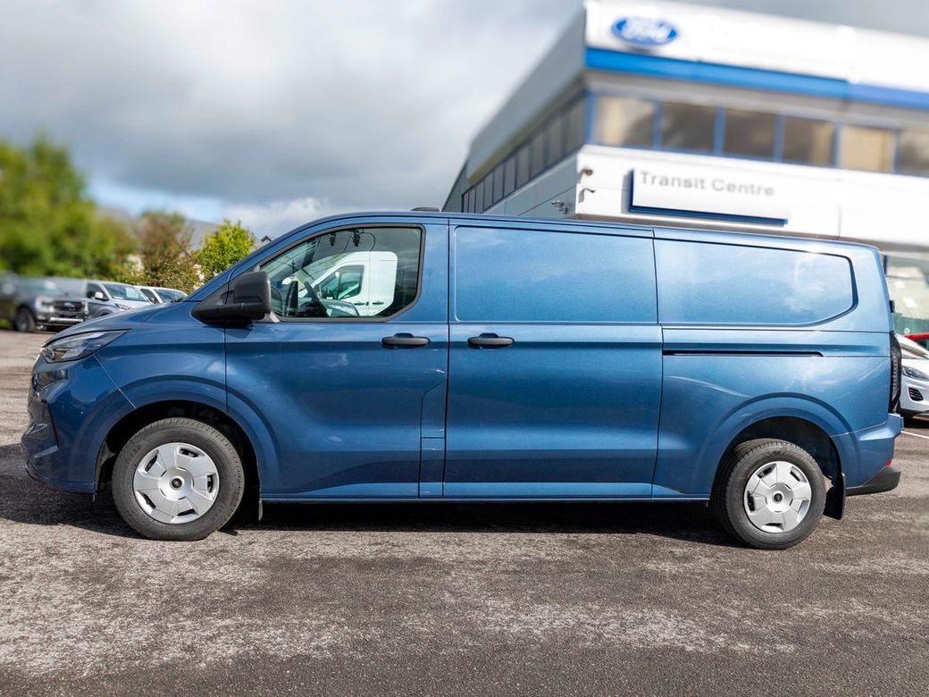 2025 Ford Transit Custom