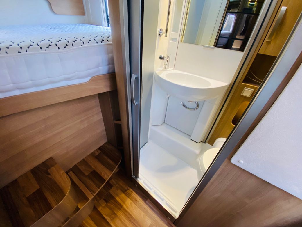 2013 HYMER  EXSIS-I EX504 AS R.H.D MANUAL 