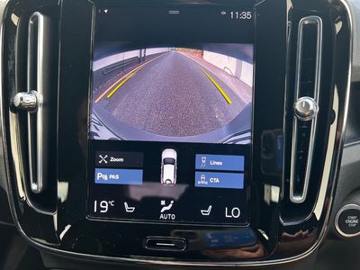 2022 Volvo XC40