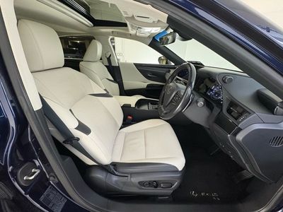 2023 Lexus ES 300h