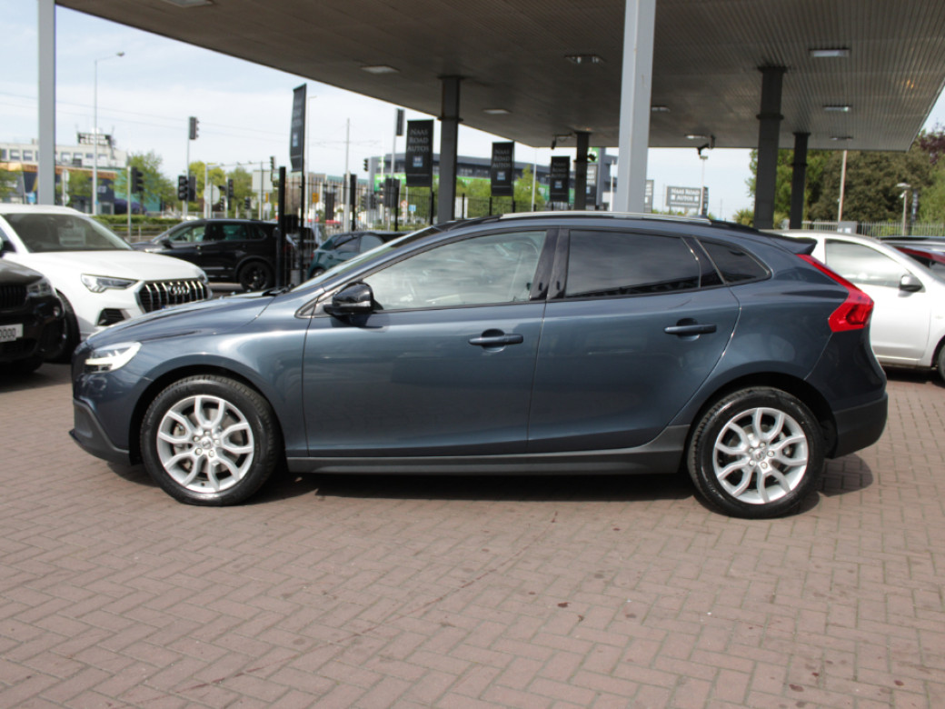 2019 Volvo V40