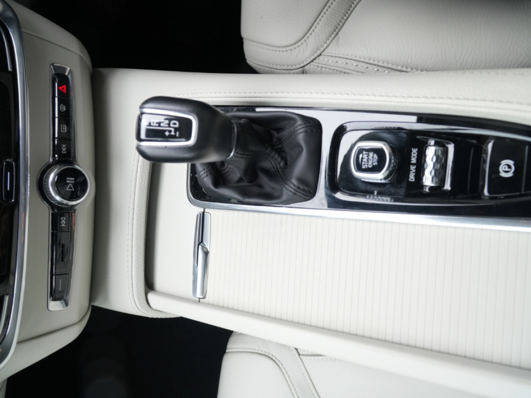 2019 Volvo V90 Cross Country