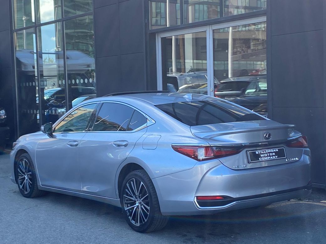 2023 Lexus ES 300h