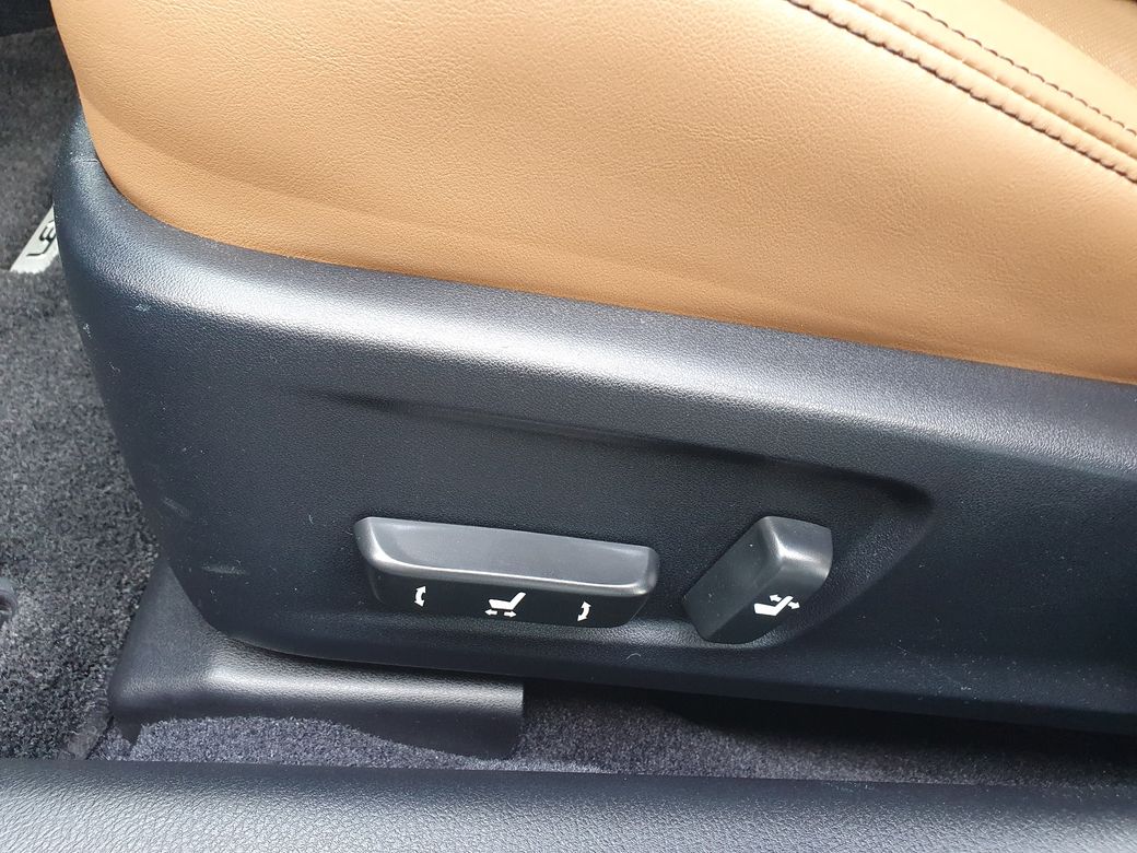 2014 Lexus IS 300h