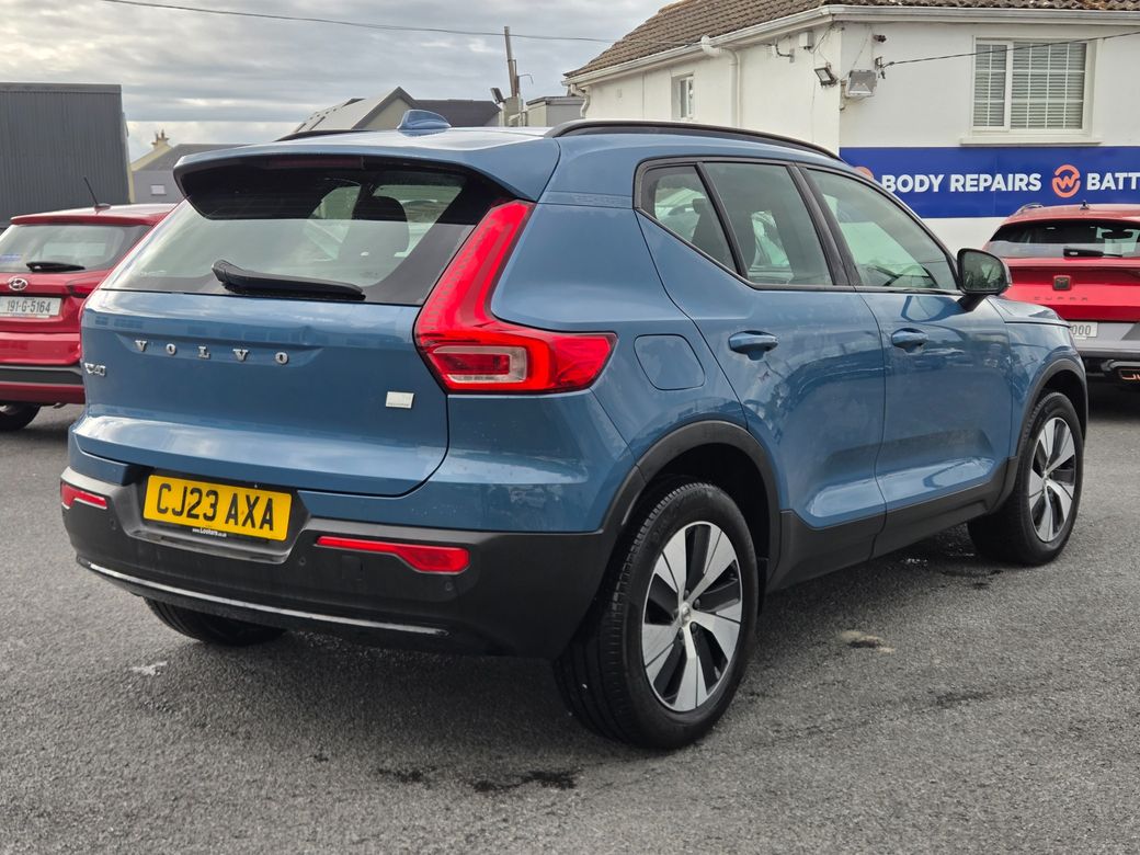 2023 Volvo XC40
