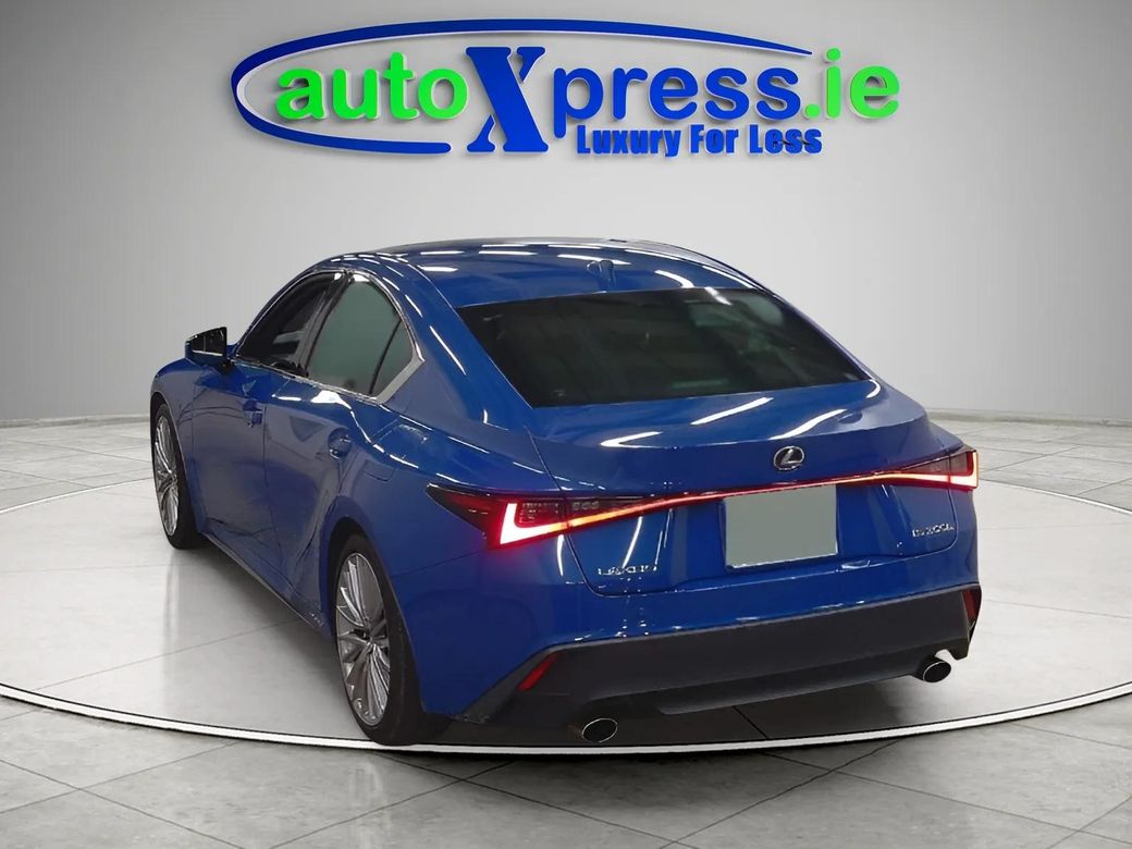 2022 Lexus IS 300h