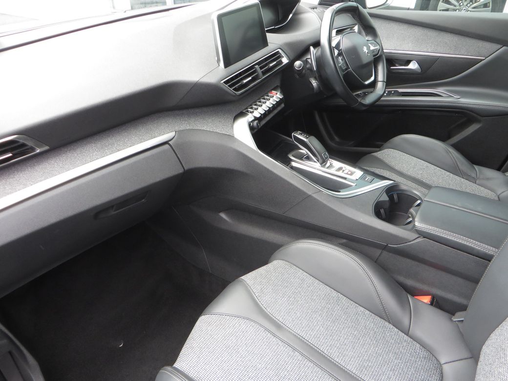 2020 Peugeot 5008